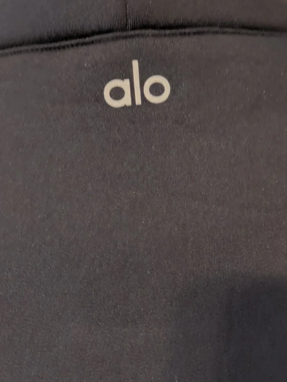 ALO Yoga cropped cowel